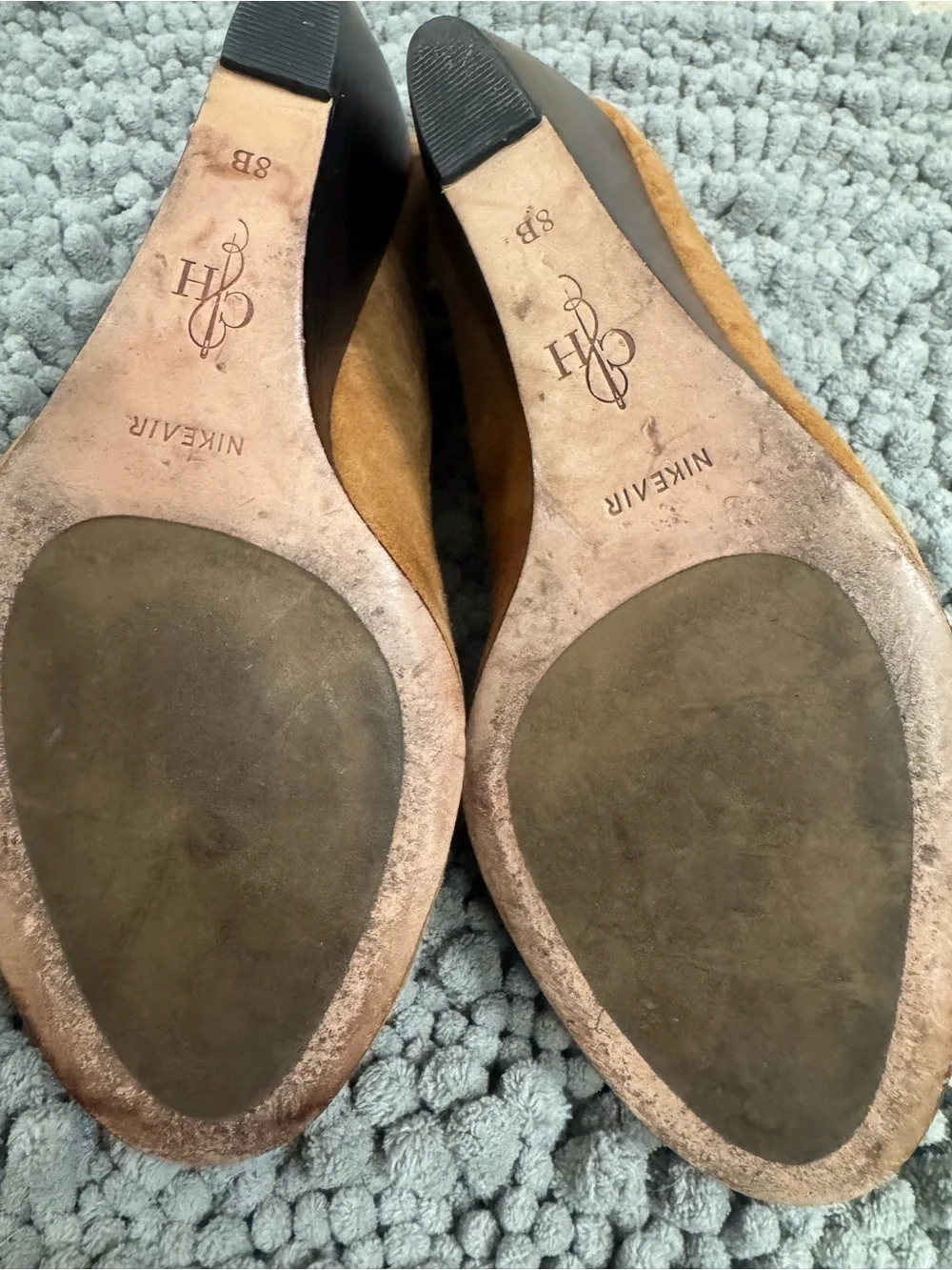 Cole Hann wedge shoes. Suede finish. EUC size 8